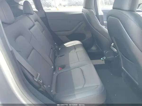 7SAYGDEE4SA341299 2025 TESLA MODEL Y - Image 8