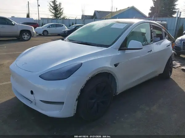 7SAYGDEE4SA351203 2025 TESLA MODEL Y - Image 2