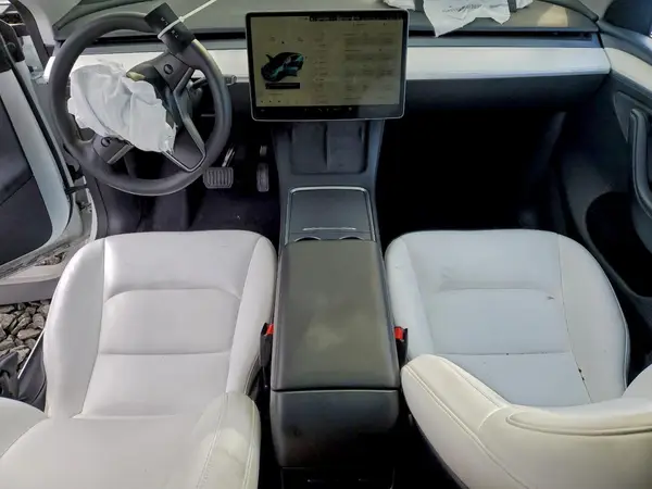 7SAYGDEE4SA355042 2025 TESLA MODEL Y - Image 8