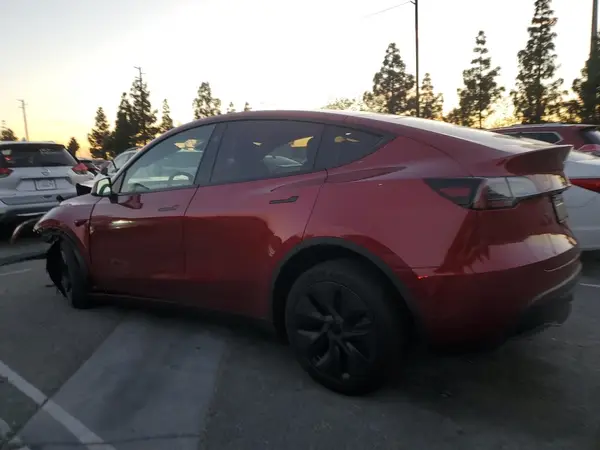 7SAYGDEE4SF218265 2025 TESLA MODEL Y - Image 2