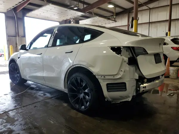 7SAYGDEE4SF223000 2025 TESLA MODEL Y - Image 2