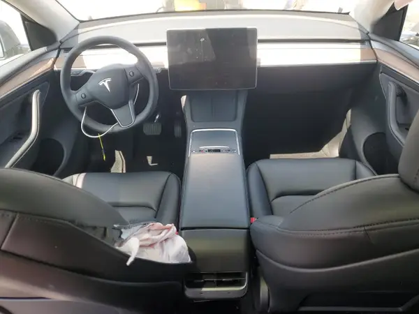 7SAYGDEE4SF235518 2025 TESLA MODEL Y - Image 8