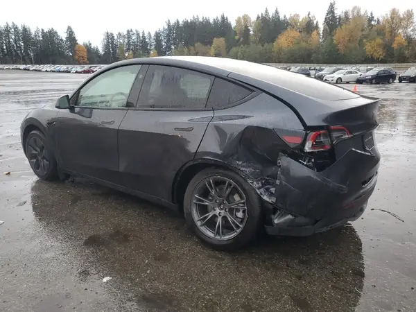 7SAYGDEE4SF243506 2025 TESLA MODEL Y - Image 2