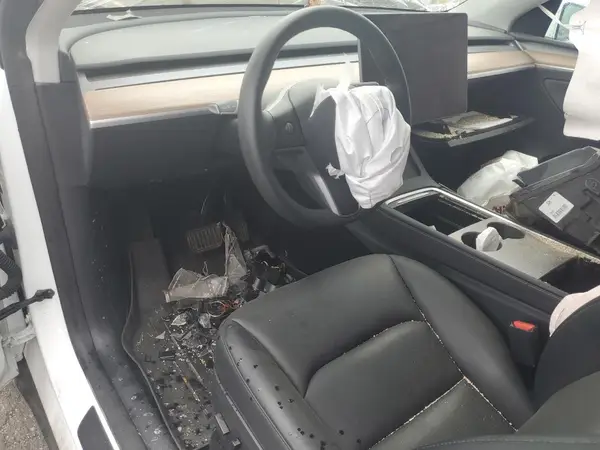 7SAYGDEE4SF243943 2025 TESLA MODEL Y - Image 8