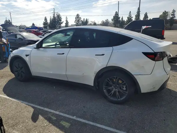 7SAYGDEE4SF247510 2025 TESLA MODEL Y - Image 2