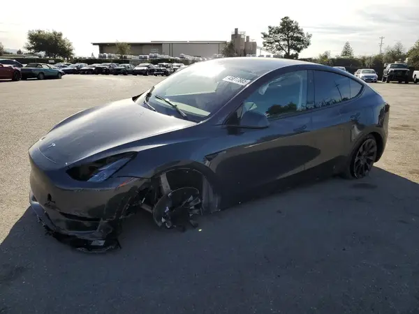 7SAYGDEE4SF272942 2025 TESLA MODEL Y - Image 1