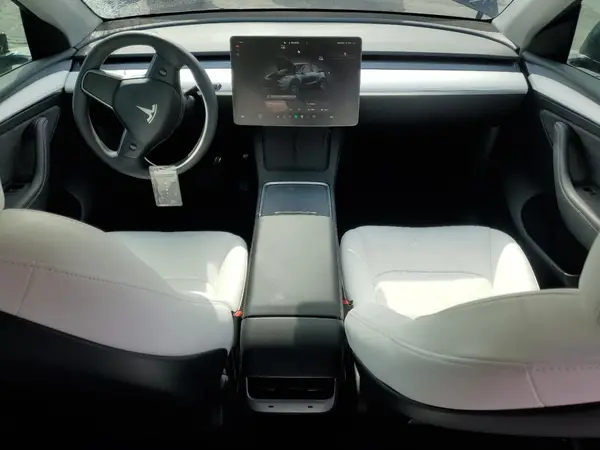7SAYGDEE4SF278238 2025 TESLA MODEL Y - Image 8