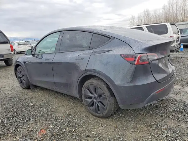 7SAYGDEE4SF281057 2025 TESLA MODEL Y - Image 2