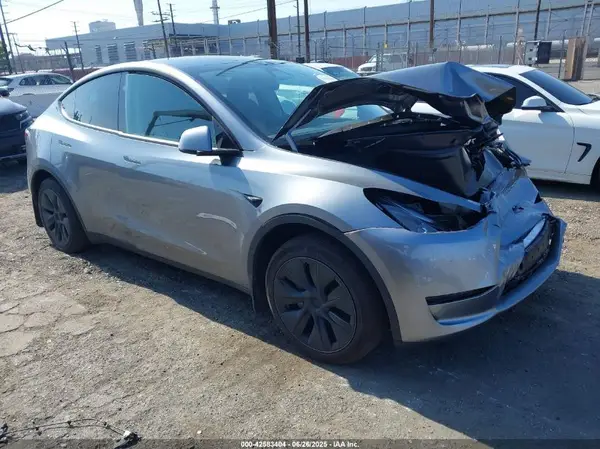 7SAYGDEE4SF281303 2025 TESLA MODEL Y - Image 1