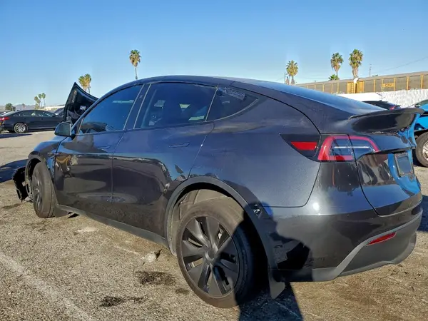 7SAYGDEE4SF284945 2025 TESLA MODEL Y - Image 2