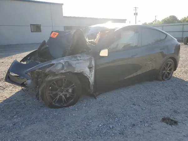 7SAYGDEE4SF289613 2025 TESLA MODEL Y - Image 1