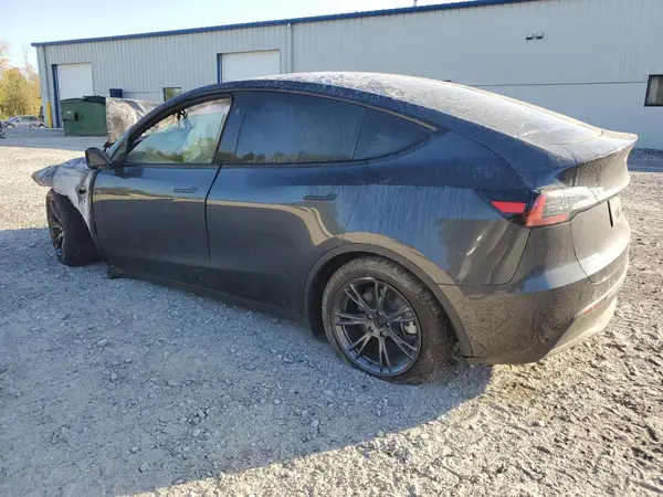 7SAYGDEE4SF289613 2025 TESLA MODEL Y - Image 2
