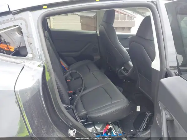 7SAYGDEE4SF289725 2025 TESLA MODEL Y - Image 8