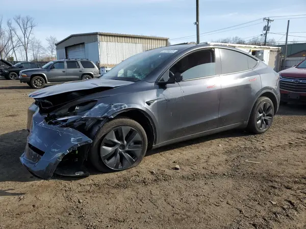 7SAYGDEE4SF291068 2025 TESLA MODEL Y - Image 1