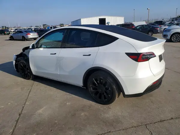 7SAYGDEE4SF296660 2025 TESLA MODEL Y - Image 2