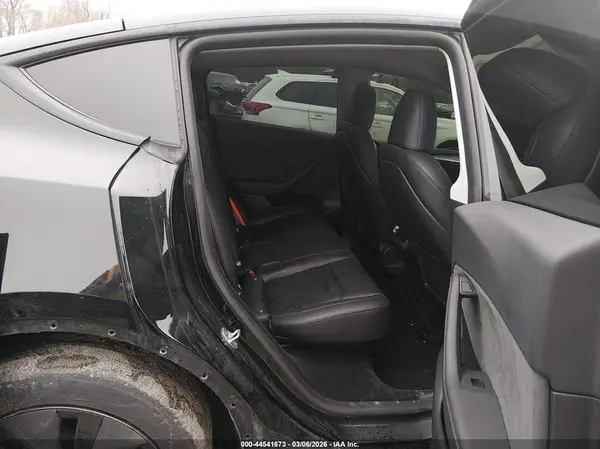 7SAYGDEE4SF300044 2025 TESLA MODEL Y - Image 8