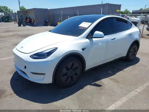 7SAYGDEE4SF302702 2025 TESLA MODEL Y - Image 2