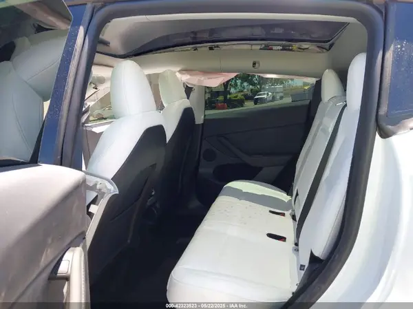 7SAYGDEE4SF302702 2025 TESLA MODEL Y - Image 8