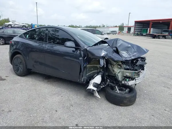 7SAYGDEE4TA381514 2026 TESLA MODEL Y - Image 1