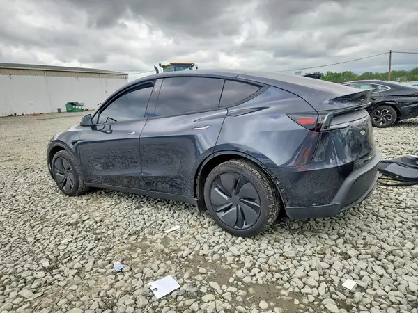 7SAYGDEE4TA385708 2026 TESLA MODEL Y - Image 2