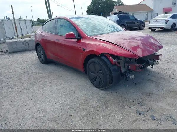 7SAYGDEE4TA387961 2026 TESLA MODEL Y - Image 1