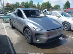 7SAYGDEE4TA389676 2026 TESLA MODEL Y