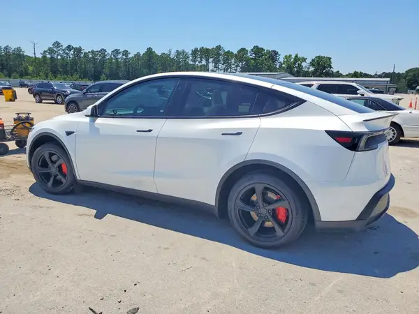 7SAYGDEE4TA390696 2026 TESLA MODEL Y - Image 2