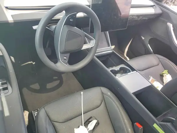 7SAYGDEE4TA390861 2026 TESLA MODEL Y - Image 8