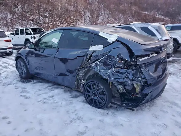7SAYGDEE4TA399236 2026 TESLA MODEL Y - Image 2