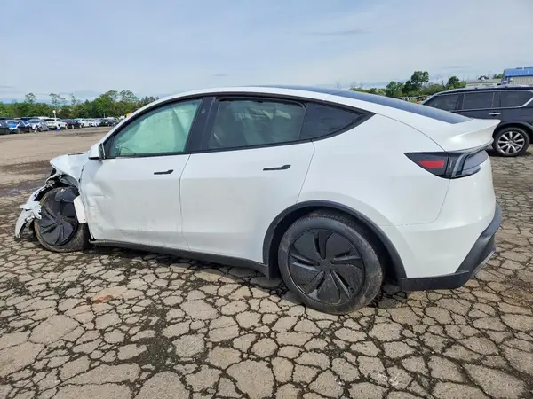 7SAYGDEE4TA409733 2026 TESLA MODEL Y - Image 2