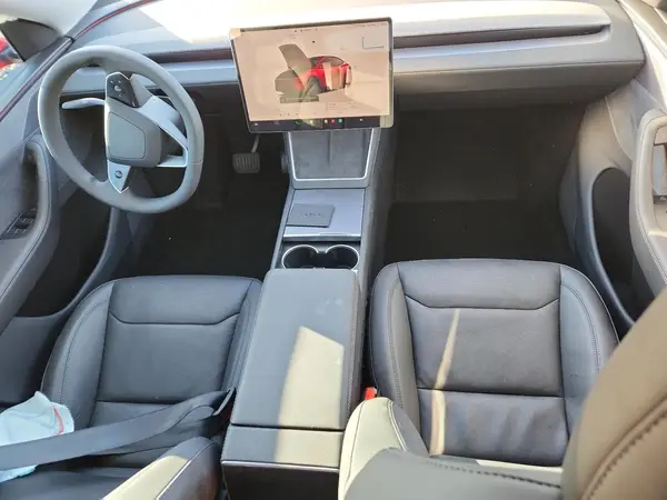 7SAYGDEE4TA429450 2026 TESLA MODEL Y - Image 8