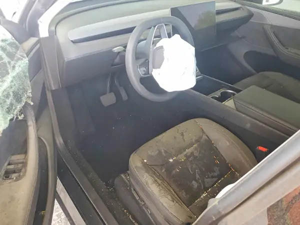 7SAYGDEE4TA431005 2026 TESLA MODEL Y - Image 8
