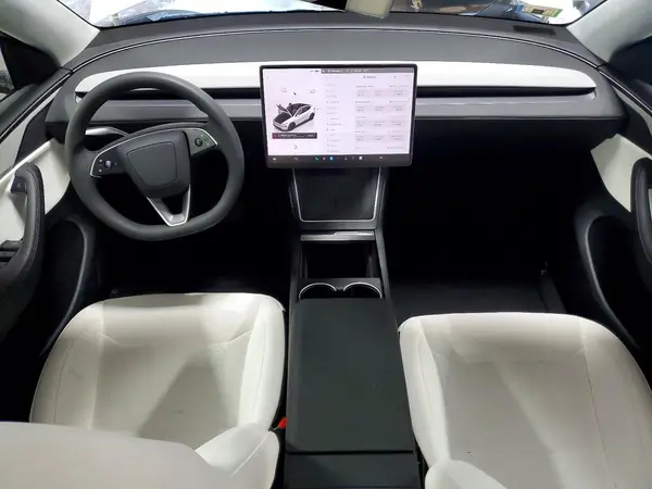 7SAYGDEE4TA486277 2026 TESLA MODEL Y - Image 8