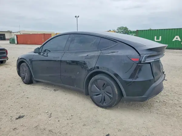 7SAYGDEE4TA491821 2026 TESLA MODEL Y - Image 2