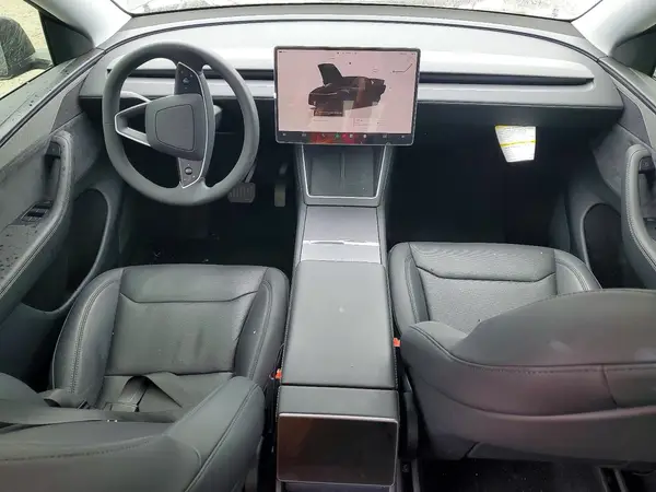7SAYGDEE4TA491821 2026 TESLA MODEL Y - Image 8