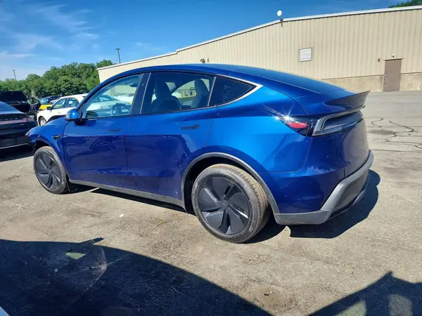 7SAYGDEE4TA582846 2026 TESLA MODEL Y - Image 2