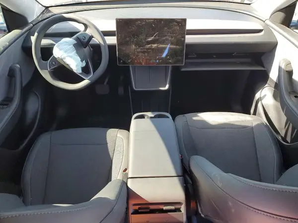 7SAYGDEE4TA662163 2026 TESLA MODEL Y - Image 8