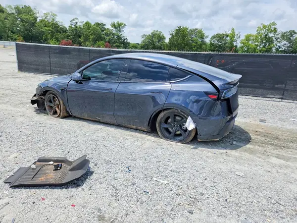 7SAYGDEE4TA665628 2026 TESLA MODEL Y - Image 2