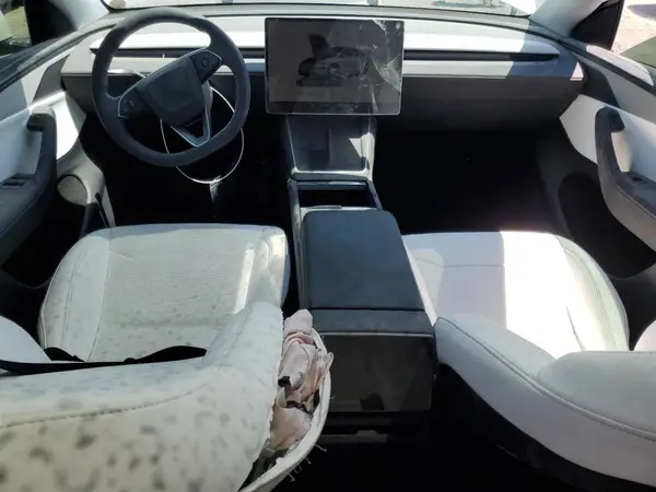 7SAYGDEE4TF329948 2026 TESLA MODEL Y - Image 8