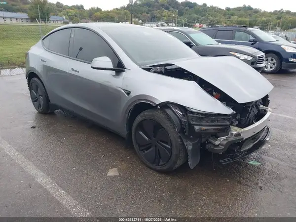 7SAYGDEE4TF332686 2026 TESLA MODEL Y - Image 1