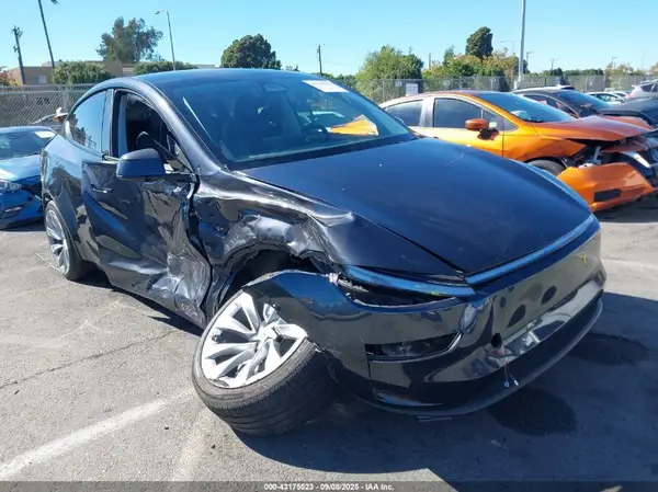7SAYGDEE4TF335586 2026 TESLA MODEL Y - Image 1
