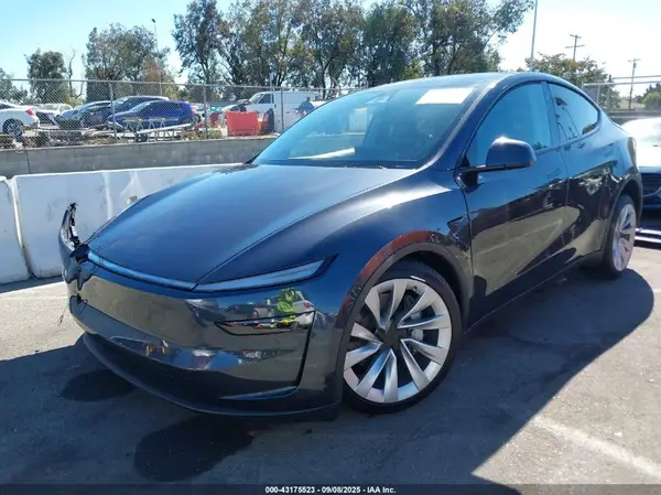 7SAYGDEE4TF335586 2026 TESLA MODEL Y - Image 2