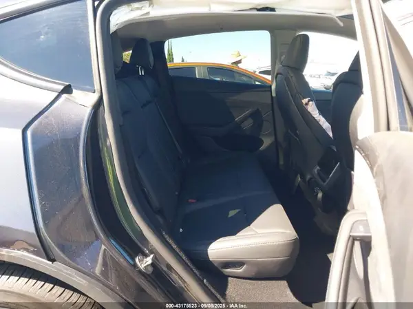 7SAYGDEE4TF335586 2026 TESLA MODEL Y - Image 8