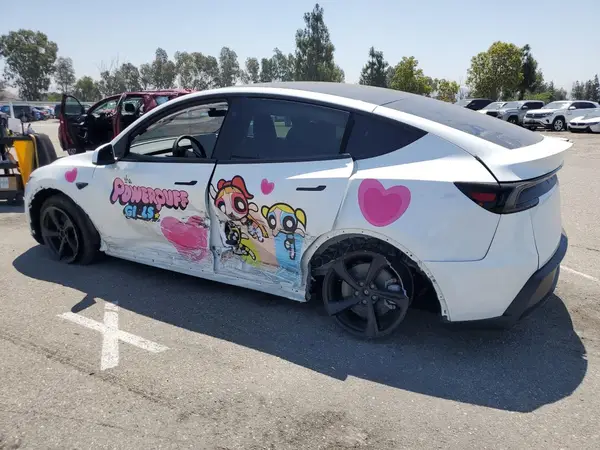7SAYGDEE4TF340156 2026 TESLA MODEL Y - Image 2