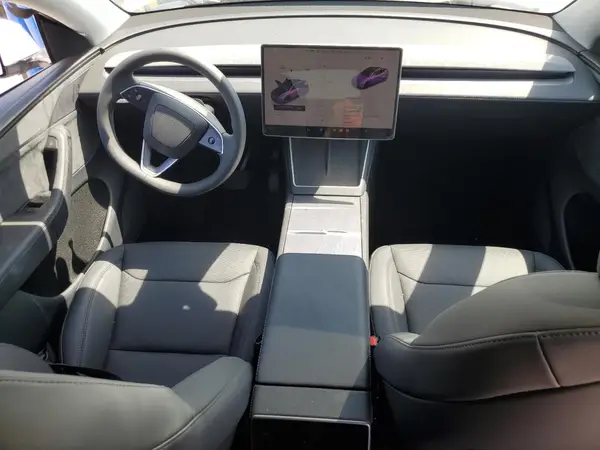 7SAYGDEE4TF340156 2026 TESLA MODEL Y - Image 8