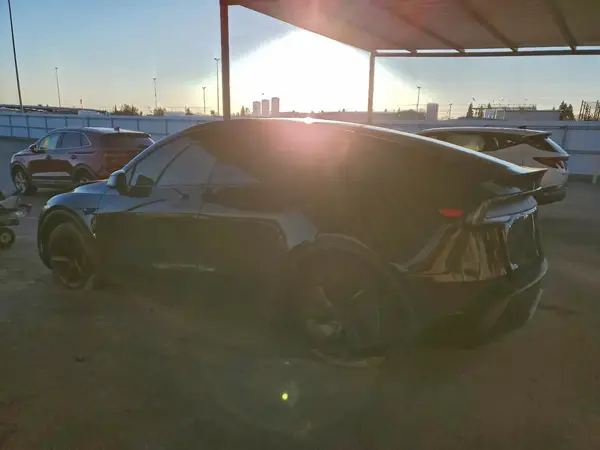 7SAYGDEE4TF340836 2026 TESLA MODEL Y - Image 2