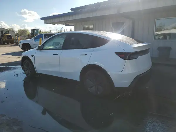 7SAYGDEE4TF343123 2026 TESLA MODEL Y - Image 2