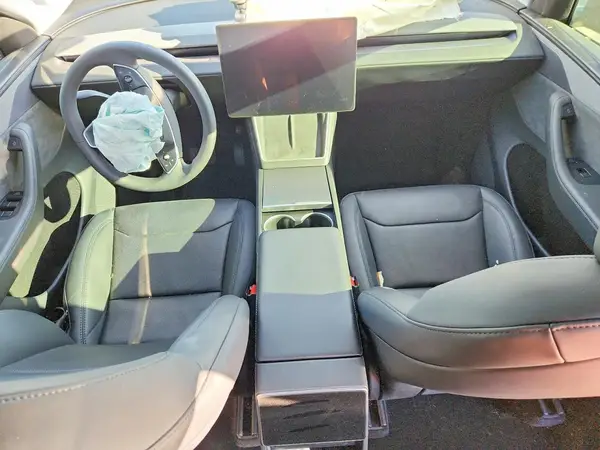 7SAYGDEE4TF344675 2026 TESLA MODEL Y - Image 8