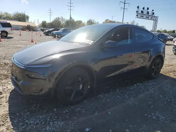 7SAYGDEE4TF347138 2026 TESLA MODEL Y - Image 1