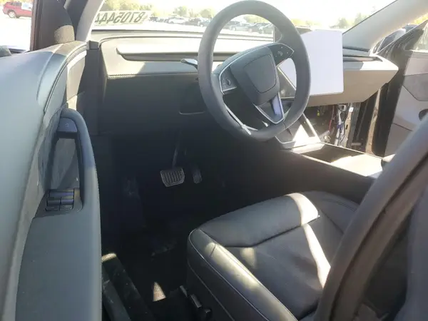7SAYGDEE4TF347138 2026 TESLA MODEL Y - Image 8
